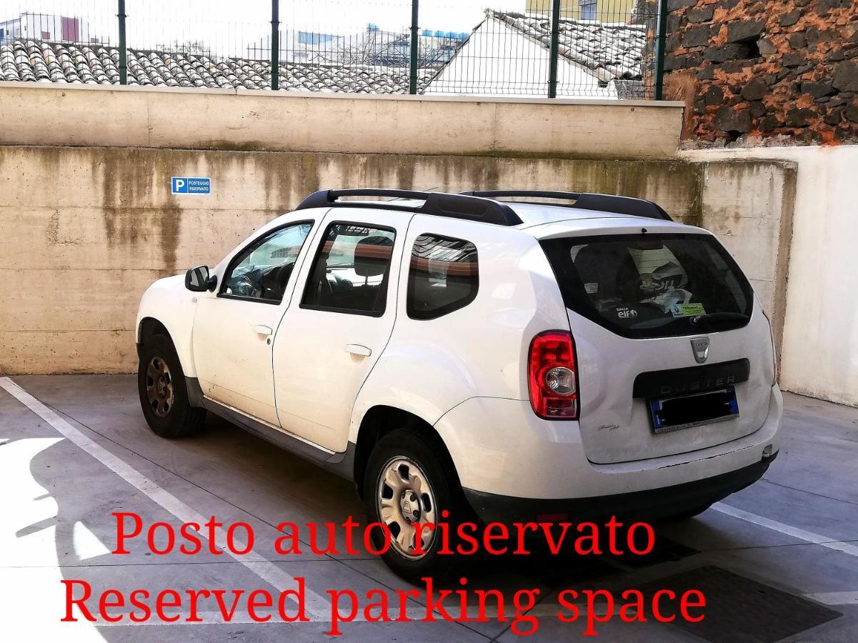 Friends & Family Apartment - Free Parking Car Катания Екстериор снимка