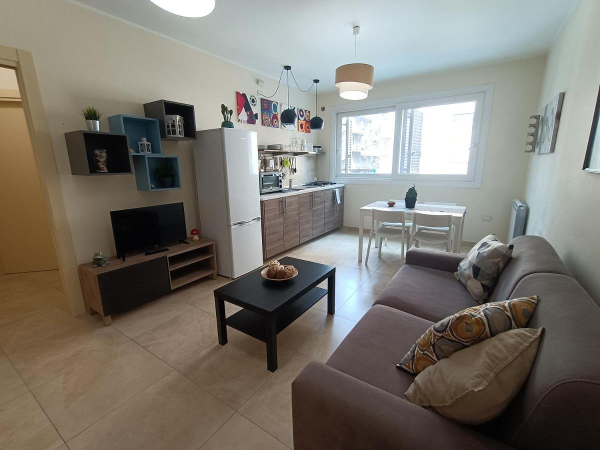 Friends & Family Apartment - Free Parking Car Катания Екстериор снимка