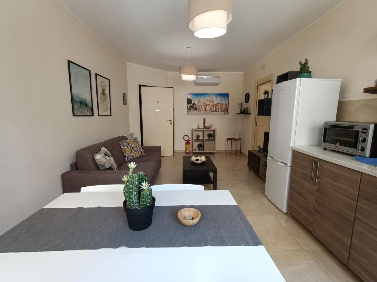 Friends & Family Apartment - Free Parking Car Катания Екстериор снимка